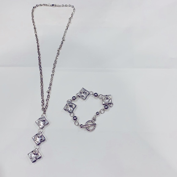 Jewelry - Set of necklace and bracelet with stones